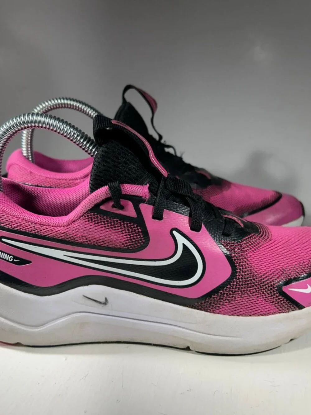 Nike Cosmic Runner Girls Running Shoes Size 4.5 Youth 4.5Y Pink Sneakers Kids